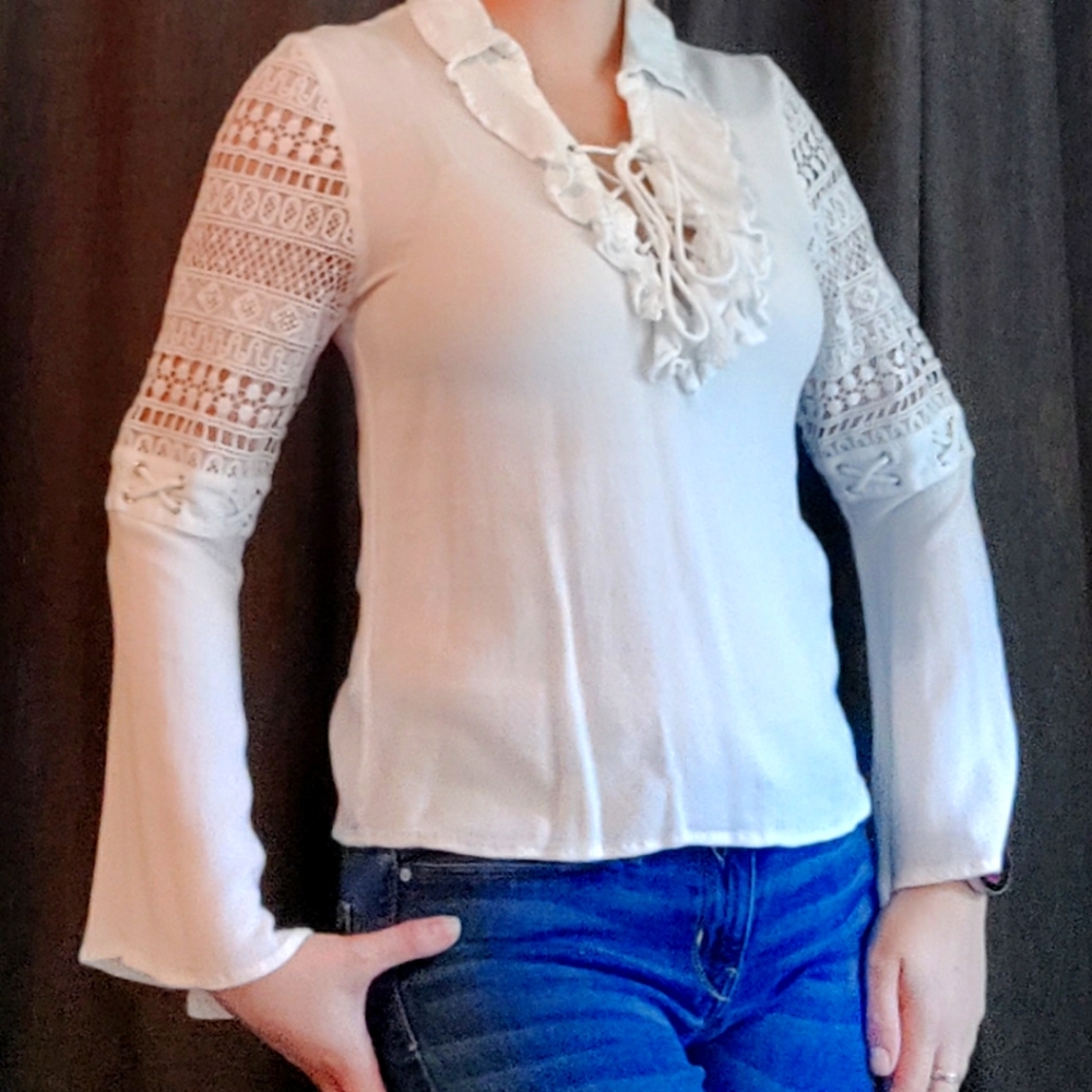 Karlie White fabric and knit blouse, small